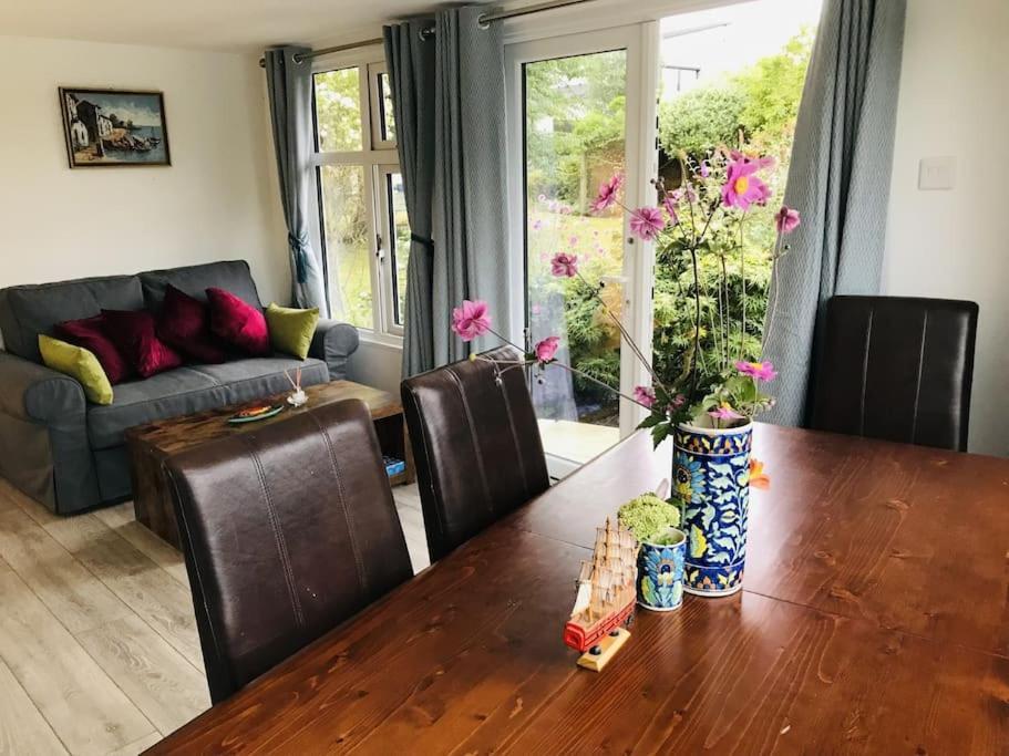 Apartment River Retreat- Near Holloway U, Thorpe Park And Heathrow Airport Thorpe (Surrey)