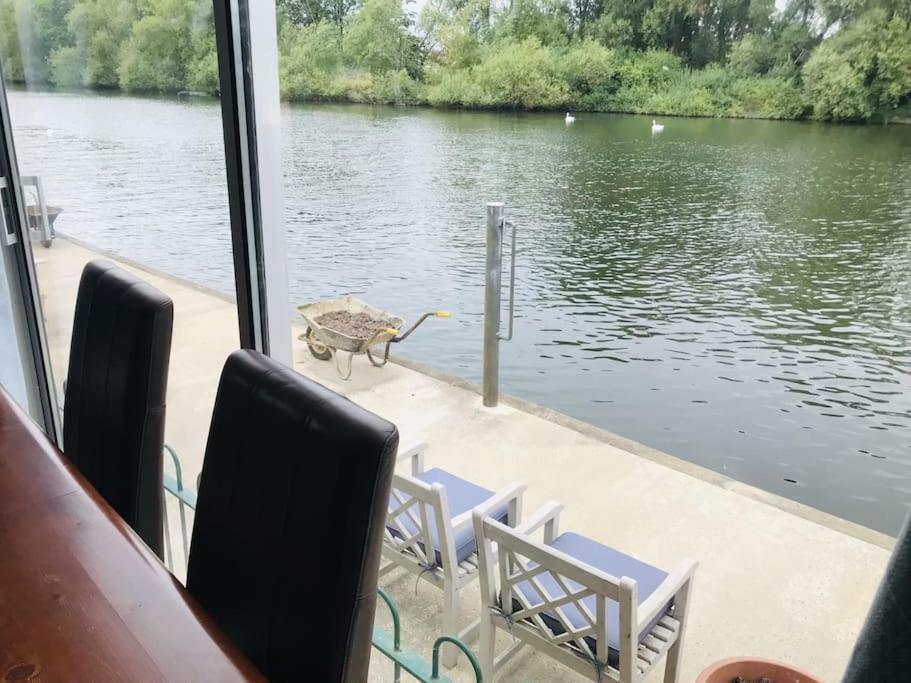 River Retreat- Near Holloway U, Thorpe Park And Heathrow Airport