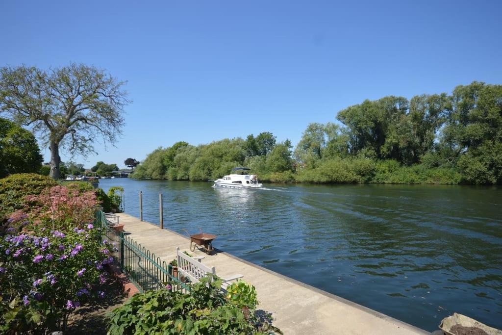 River Retreat- Near Holloway U, Thorpe Park And Heathrow Airport * Thorpe (Surrey)