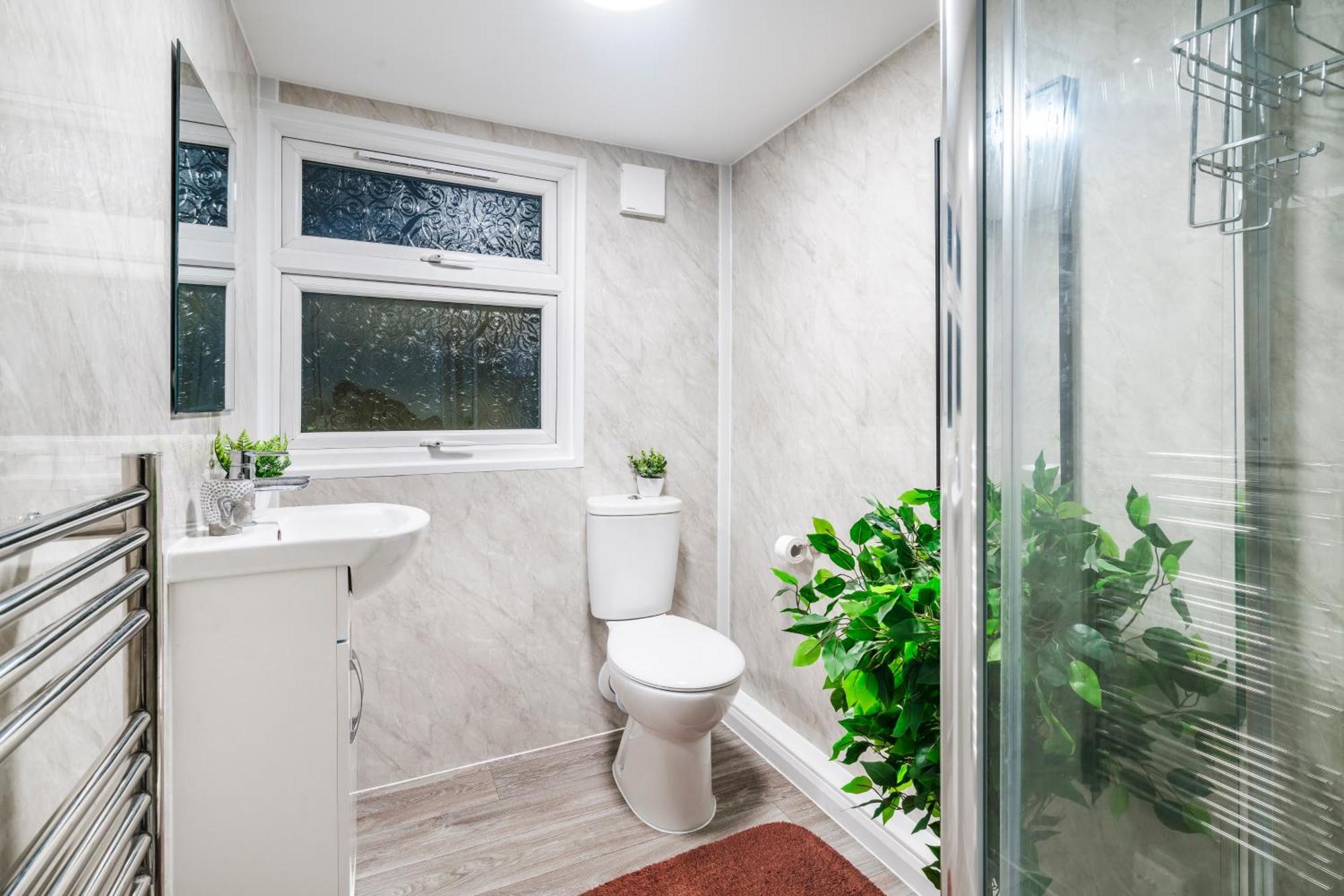 River Retreat- Near Holloway U, Thorpe Park And Heathrow Airport *