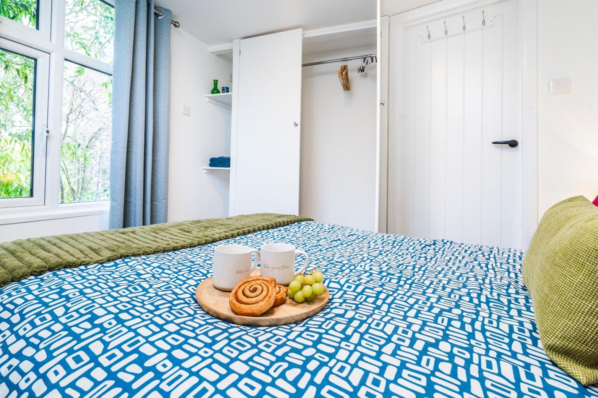 River Retreat- Near Holloway U, Thorpe Park And Heathrow Airport